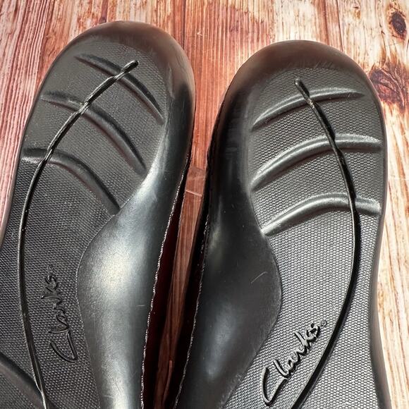 Clarks ASHLAND BUBBLE Sz 12 W Burgundy Maroon Patent Leather Shoes Flats Loafers - Picture 9 of 10